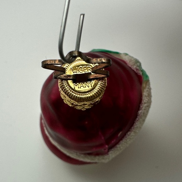 Vintage Santa Ornament - Picture 2 of 8